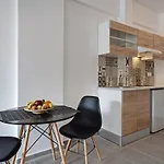 Aparthotel Yacinthos
