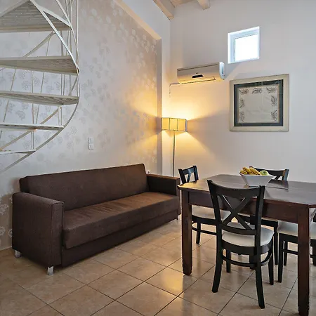 Yacinthos Aparthotel