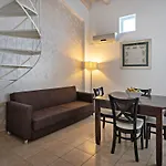 Yacinthos Aparthotel