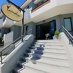 Aparthotel Yacinthos
