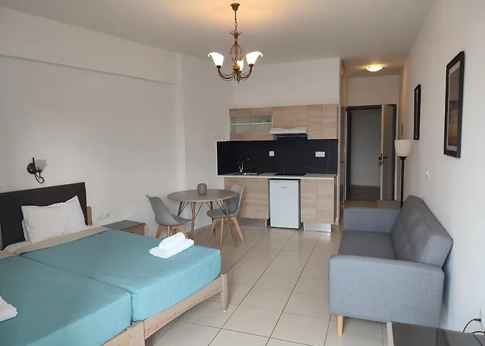 Yacinthos Aparthotel 2*