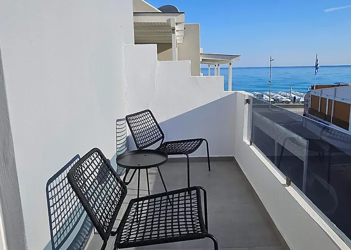 Yacinthos Aparthotel 2*