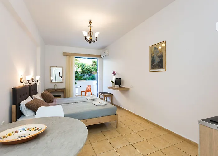 Yacinthos Apartmanhotel