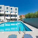 מלון דירות Yacinthos 2*