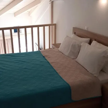 Apartahotel Yacinthos 2*