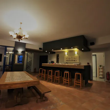 Apartahotel Yacinthos 2*