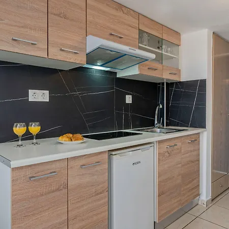 Yacinthos Lejlighedshotel 2*